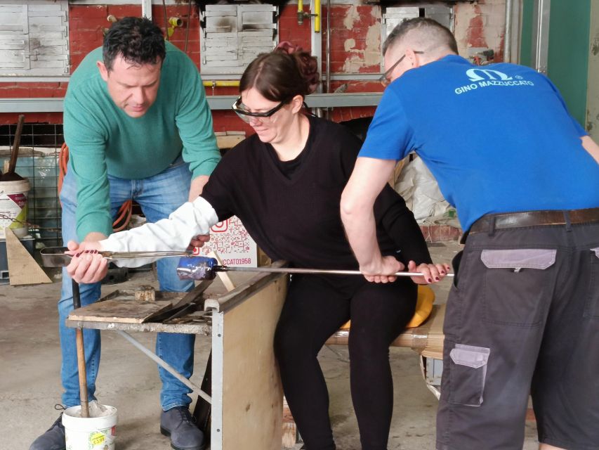 Murano: make your item with a glass master and take it home - Seeing the showroom after your lesson