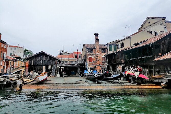 Off the Beaten Path Walk in Venice - Campo Santa Margherita and Venice after dark