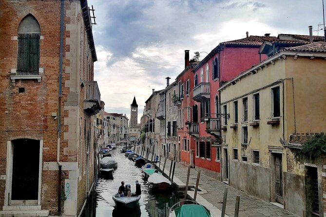 Off the Beaten Path Walk in Venice - Campo San Barnaba, canals and cinema