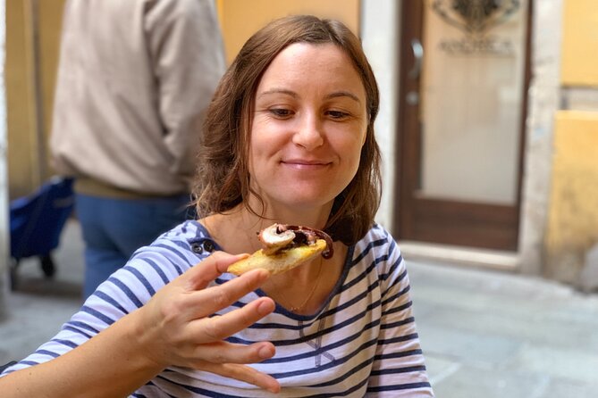 Old Taverns and Rialto Market Food Adventure (come hungry!) - Pescheria di Rialto and the Venetian drinking hour