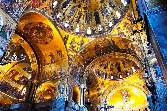 One-Day Venice: Skip-the-Line St. Mark’s Basilica, Walk & Gondola - Walking Venice around Piazza San Marco