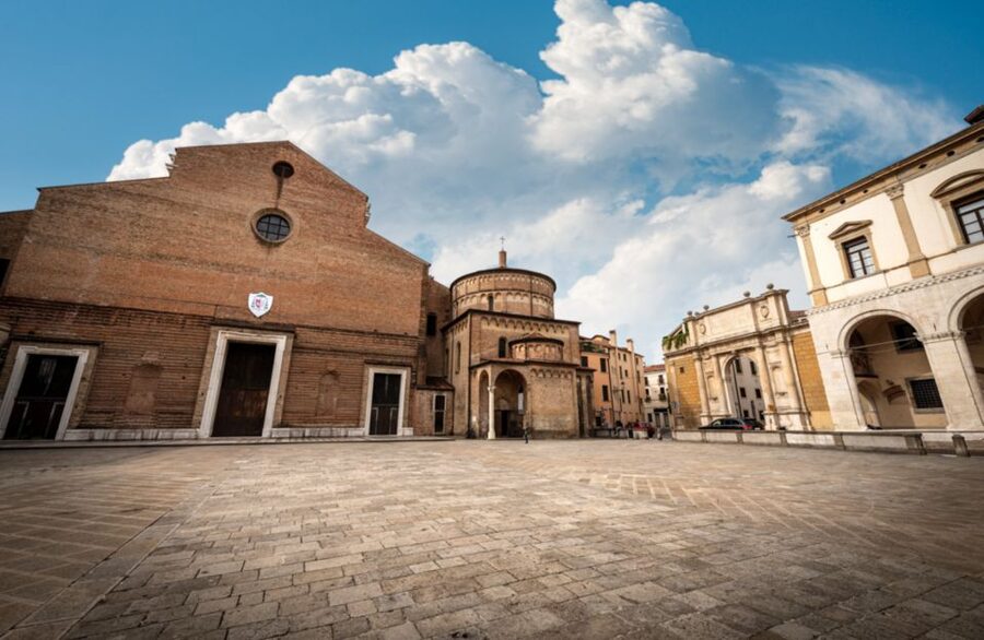 Padova: Baptistery of the Cathedral & Museum of the Diocese - Giusto de’ Menabuoi and the Fourteenth-century setting