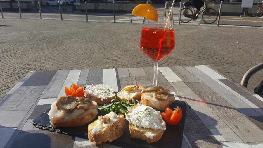 Padova: Guided Spritz Walk - Two drinks are better than one standard Aperol
