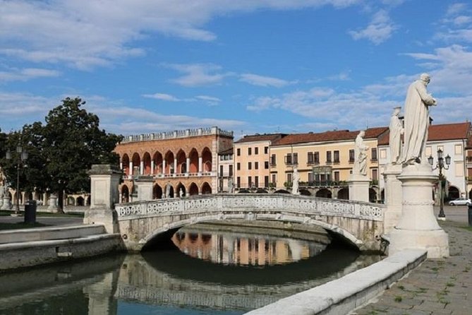 Padua City Sightseeing Walking Tour of Must-See-Sites with Local Guide - Padua University and the botanical gardens