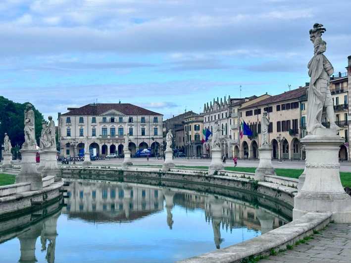 Padua: guided walking tour with an art historian - Meeting at Prato della Valle