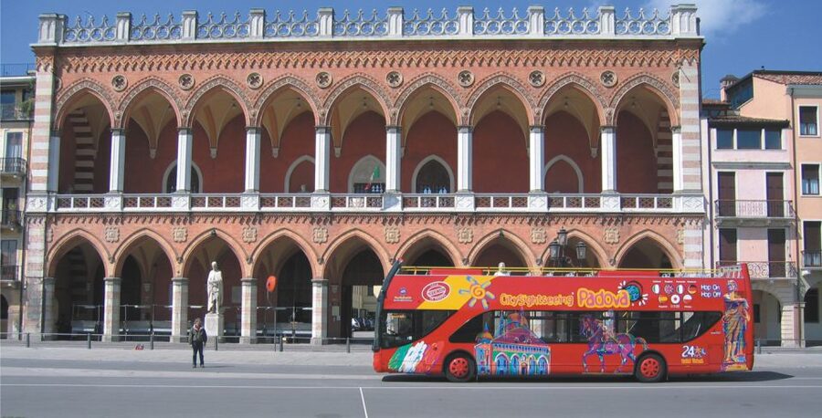 Padua Hop-on Hop-off Tour: 24-Hour Ticket - St. Anthony’s Basilica and the eastern end of town