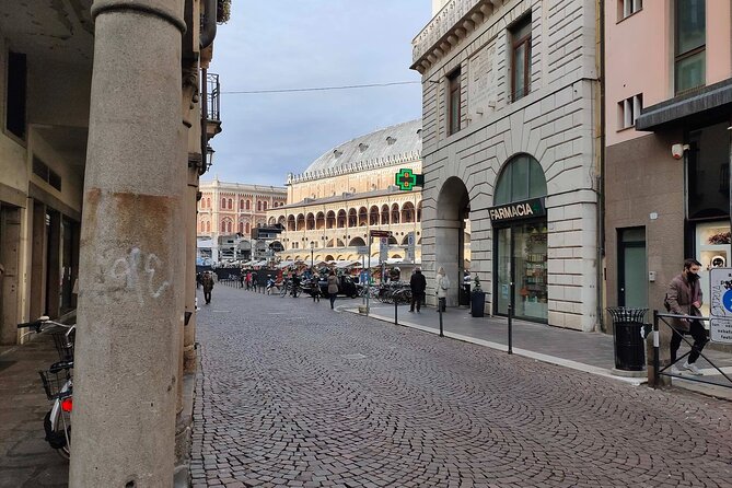 Padua’s Historical Centre: A Self-Guided Walking Tour - Following the GPS route into the old city