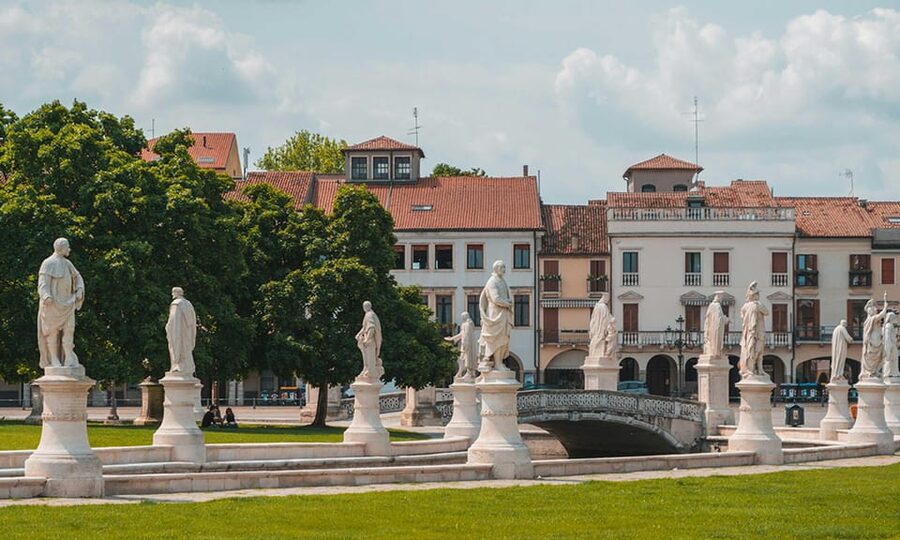 Padua: small group city tour with the Scrovegni Chapel - Caffè Pedrocchi and Padua’s social side
