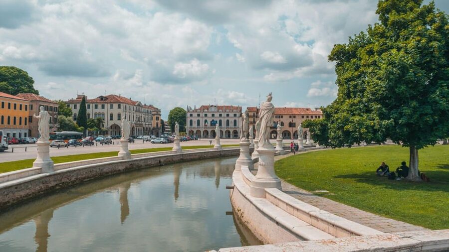 Padua Small-Group Walking Tour: Top Sights & Hidden Gems - Padua’s market squares: Piazza della Frutta and Piazza delle Erbe