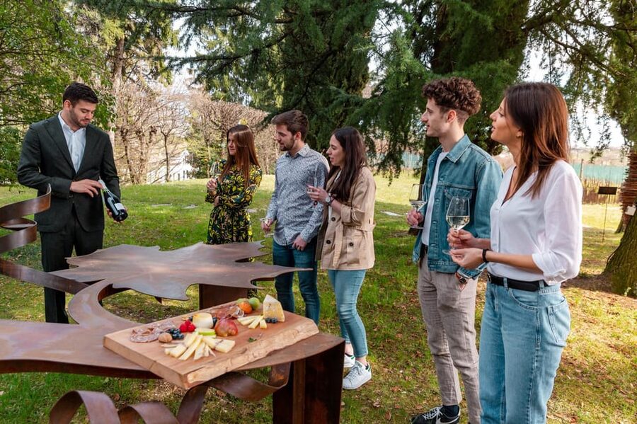 PARCO DELLA FILANDETTA WINE & ART FARM : ART&NATURE TOUR - Tasting IUS NATURAE at The Table