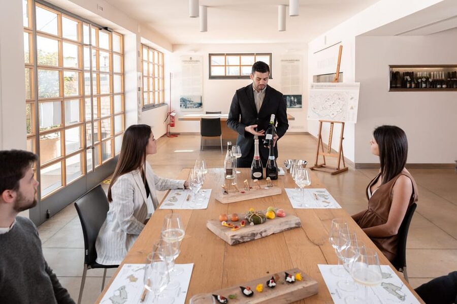 PARCO DELLA FILANDETTA WINE & ART FARM : ART&NATURE TOUR - Should you book Parco della Filandetta?