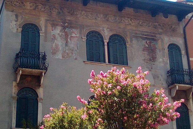 Passionate Verona: Living Romeo and Juliet's Story - Via Sottoriva and the streets of the feud