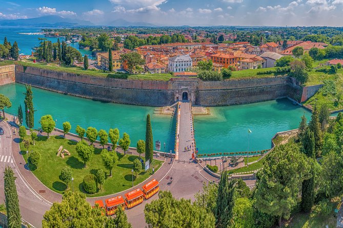 Peschiera Walking Tour- Passeggiata nella storia - Starting at the Peschiera tourist infopoint