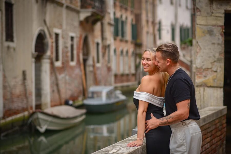 Photoshoot in Venice: Your Story, Our Lens - Book Now! - Starting at Rialto Bridge