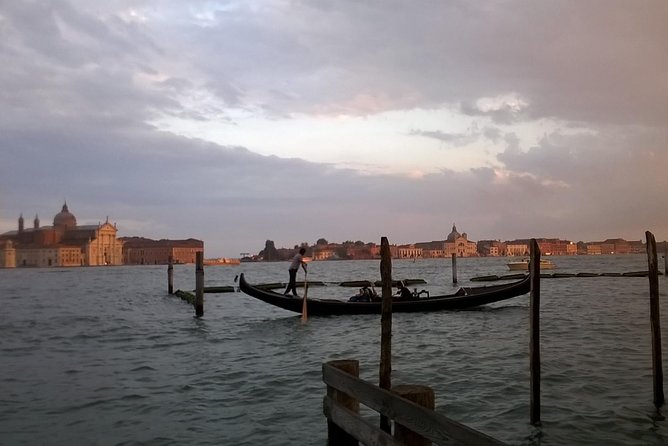 Private Boat Tour to Murano, Burano and Torcello - Burano: color, lace, and a short walk