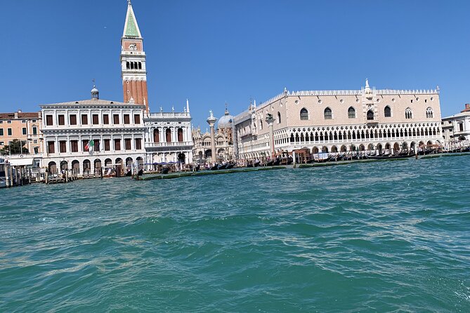 Private Boat Tour with Skipper Sailing the Lagoon of Venice Italy - The ride across Laguna di Venezia