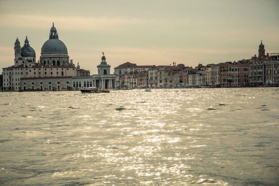 Private Cruise: Venice Viewed by the Water - Small canals and the quieter side of Venice