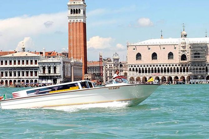 Private Departure Transfer from Venice to Marco Polo Airport - From your hotel dock to the Venice lagoon
