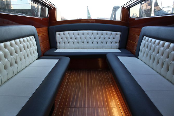 Private Departure Transfer: Venice Hotels to Venice Train or Bus Station - From your hotel lobby to the canal