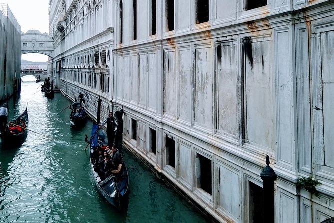 Private exclusive Venice and Murano guided tour - Rialto Bridge and the Grand Canal