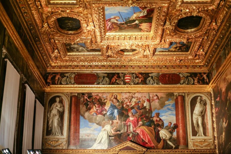 Private Family Tour of Venice with Fun Activities for Kids - What the gondola ride is really like