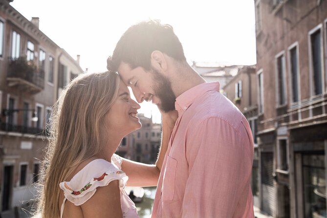 Private Gondola Ride and Photoshoot - Ending at Rialto Bridge
