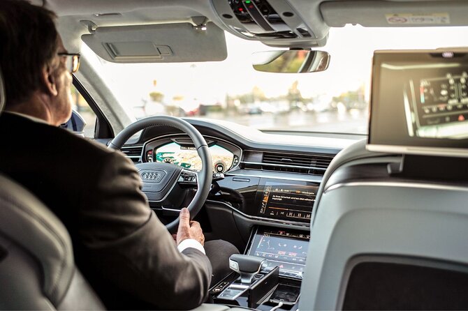 Private One-way Airport Transfer Venice Airport to Venice - Cancellation and booking timing