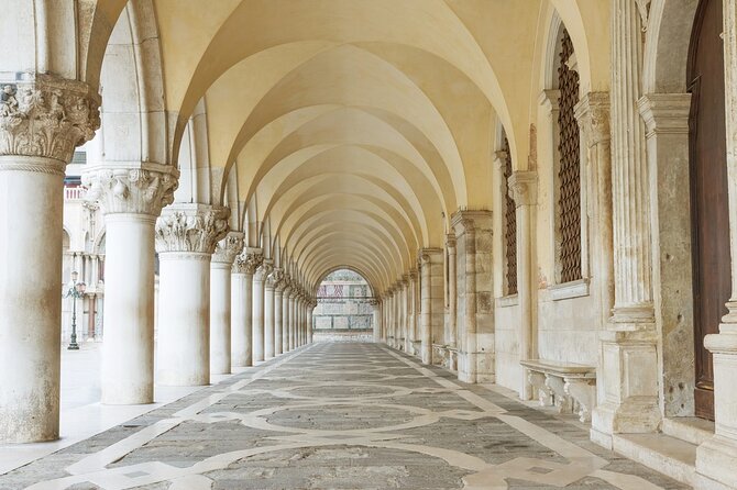 Private or Semi Doge's Palace & Saint Mark's Basilica Guided Tour - St. Mark’s Basilica and its thousands of golden mosaics
