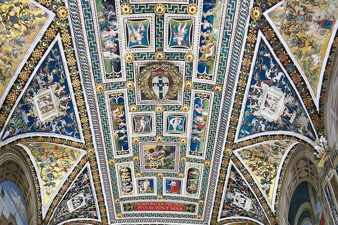 Private Padua Highlights Tour including Scrovegni Chapel and St Antonio Basilic - Piazza delle Erbe and the market side of Padua
