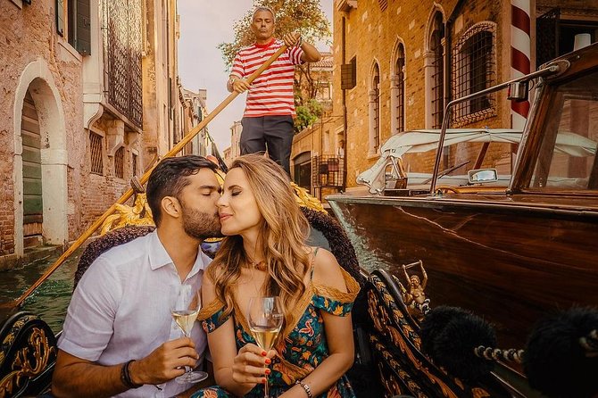 Private Photo Shoot in Venice with Gondola Ride - Is $905.09 fair for up to four people?