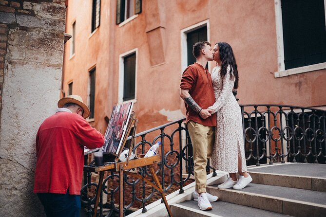 Private Photo Shoot in Venice with Gondola Ride Included - La Fenice, Santa Maria della Salute, and Venice between the sights