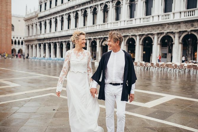 Private Photo Shoot in Venice with Gondola Ride Included - The 30-minute private gondola ride