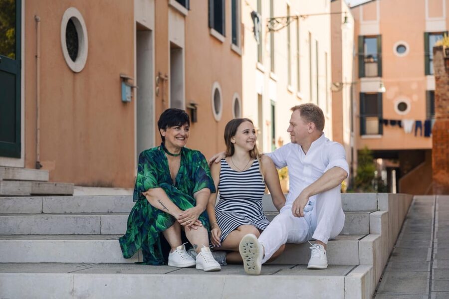 Private Photoshoot of Your Gondola Ride in Venice - A Venice photo session with a gondola at its center