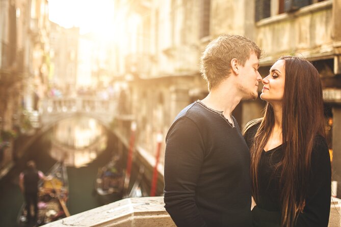 Private Photoshoot on Personal Gondola in Venice - The photographers make the largest difference