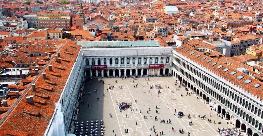 Private Saint Marks square and the Highlights of Venice - Reading Saint Mark’s Square as a single story