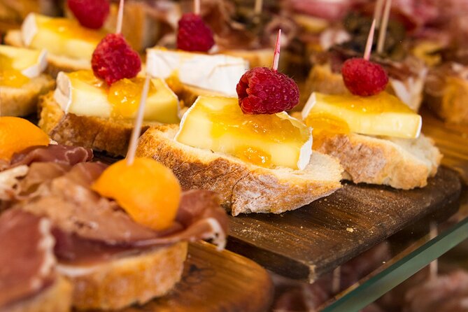 Private Secret Venice Tour; Rialto Market, San Polo & Food and Wine tasting - T Fondaco dei Tedeschi and German merchant life