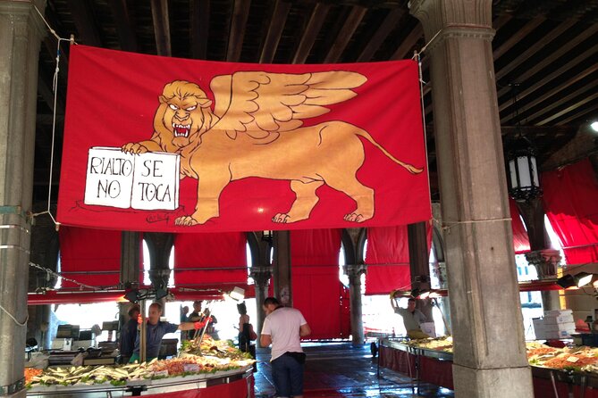 Private Secret Venice Tour; Rialto Market, San Polo & Food and Wine tasting - The guides are central to the experience