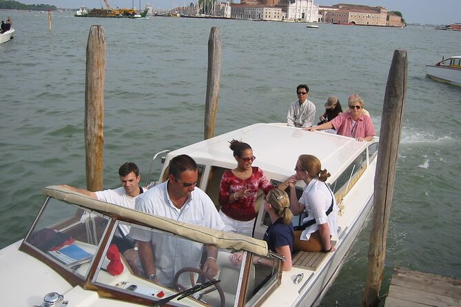Private Venice 2 hrs Tour: Boat & Walking Tour with food tasting - Pastry, coffee, cicchetti, and wine