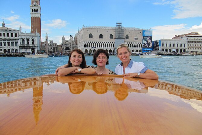 Private Venice 2 hrs Tour: Boat & Walking Tour with food tasting - Cannaregio’s quieter canals