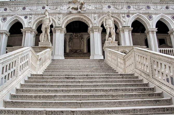 Private Venice City Tour and Gondola Ride - The gondola ride, only with the correct option