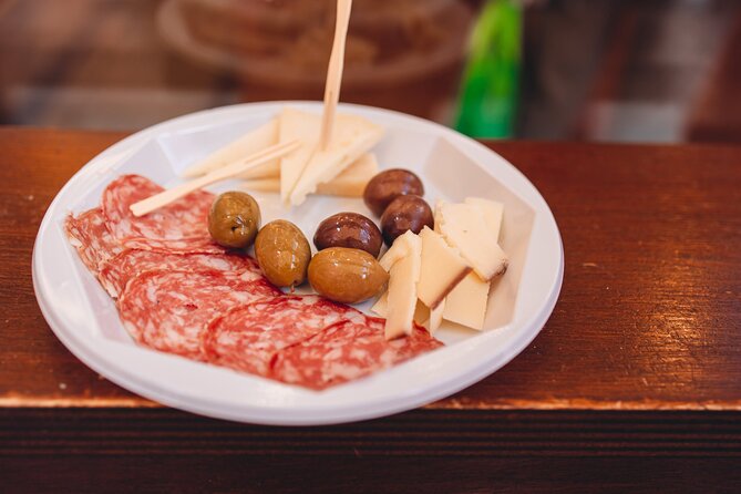 Private Venice Street Food Tour with a Sommelier - Seafood, cheese, gelato, and Venetian drinking culture