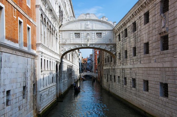 Professional Photographer in Venice, Italy - How many photographs you receive