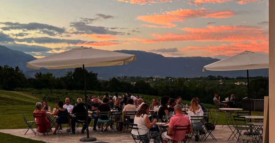 Prosecco Hills: Lovely Tasting Night - Three Proseccos with a view over the Veneto vineyards