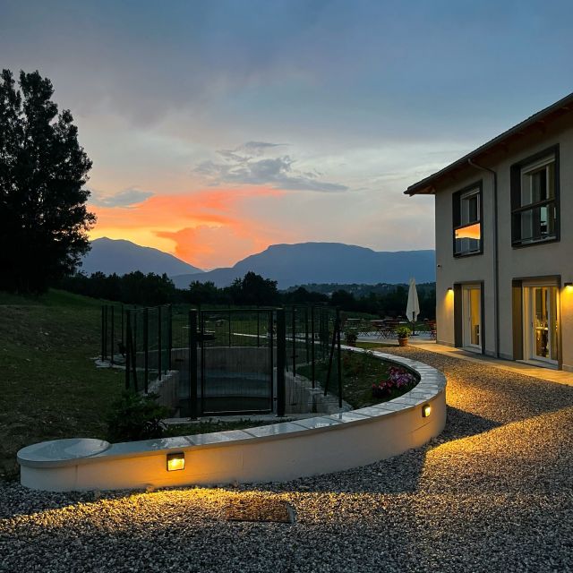 Prosecco Hills: Lovely Tasting Night - Local food makes the tasting feel like a light meal