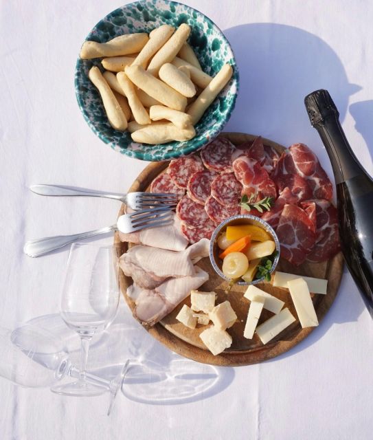 Prosecco Hills Private Tour All inclusive. 2 wineries+lunch - Key points at a glance