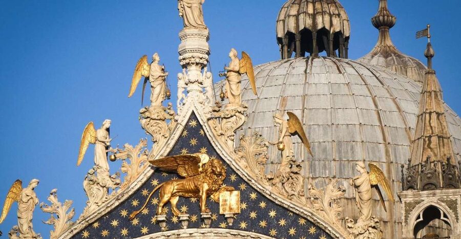 Public Venice: St Mark's Basilica Tour - Entering a cathedral unlike most in Italy