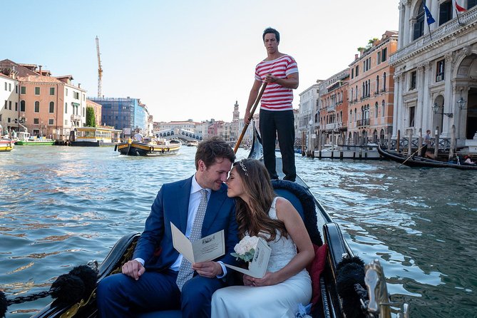 Renew your wedding vows on a romantic gondola - Meeting at Calle Larga S. Marco
