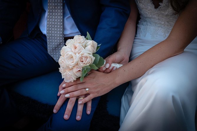 Renew your wedding vows on a romantic gondola - What the photographer option adds