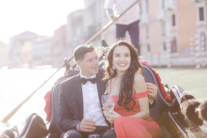 Romantic Photoshoot in Venice - How the Private Format Affects the Experience