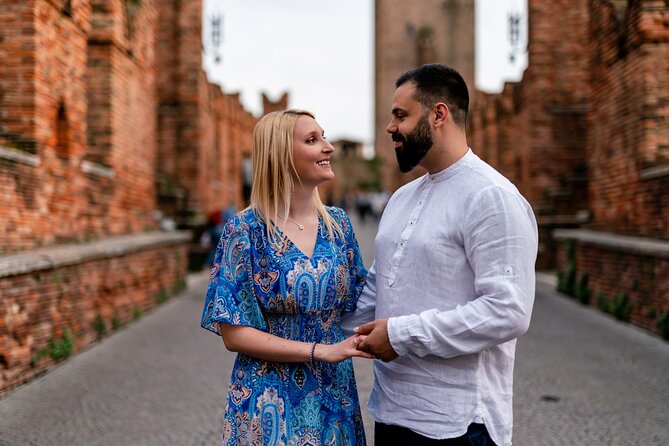 Romantic Photoshooting in Verona - Ponte Pietra beside the Adige